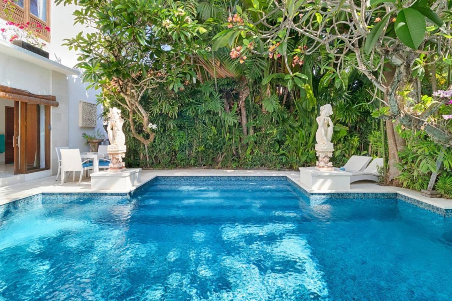 Super Value 3 Bed, Central Seminyak, Walk To Beach Exterior photo